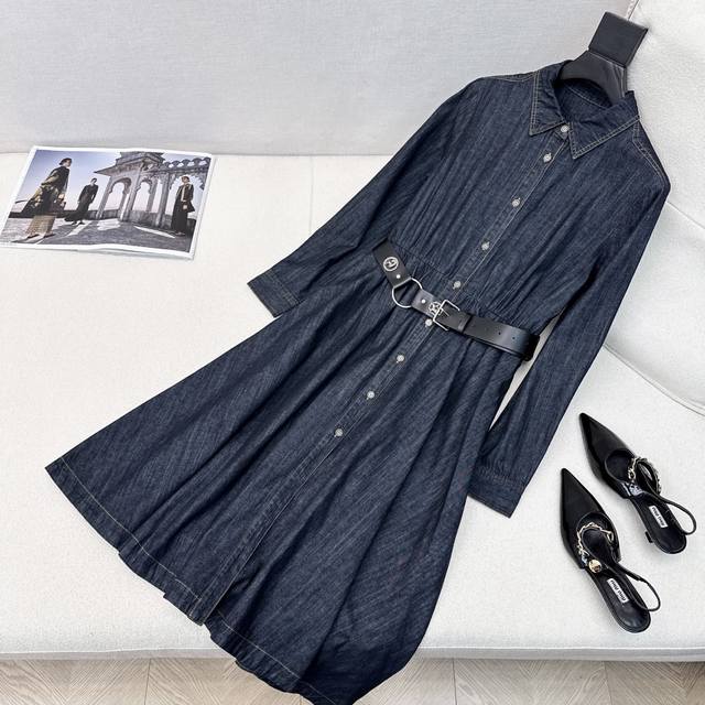 Exclusive debut CD 25Ss newest spring/summer long denim dress. Made of custom d