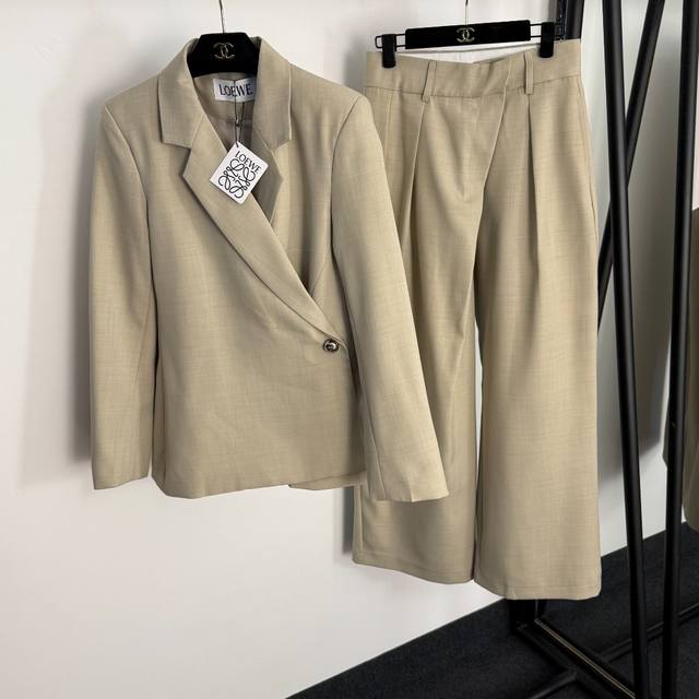 Style No. 20255018 Loew's new British style suit, one-button slim lapel long-sl