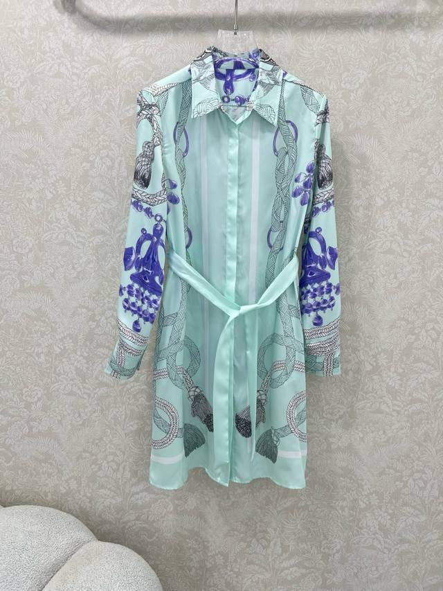 Herme* 25 new Brides Gala En Fleurs long-sleeved dress with a lapel and blouse i