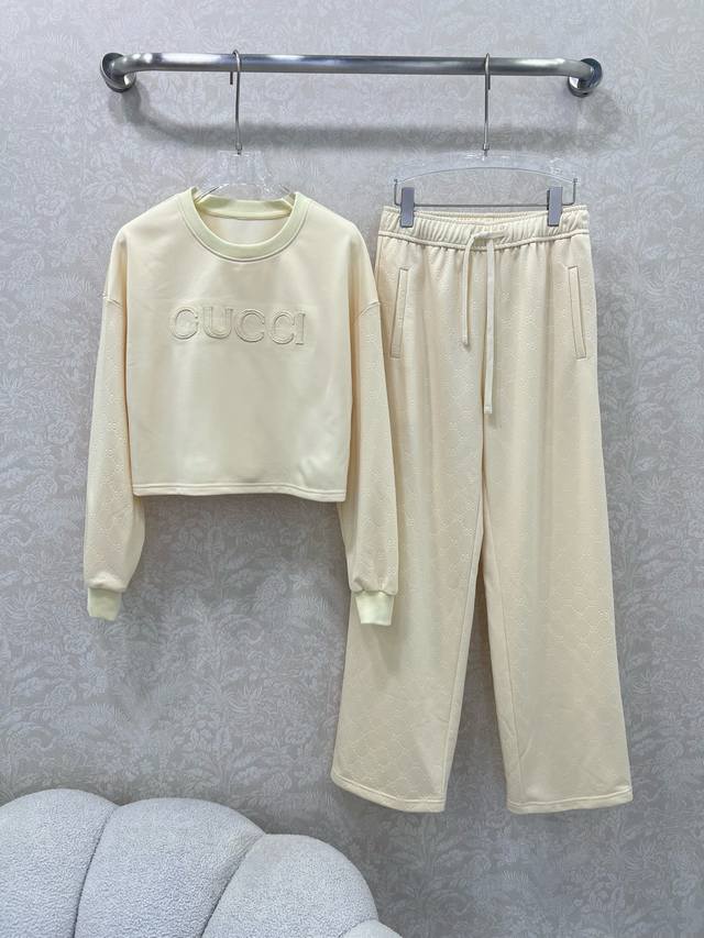 Gucc*25 New casual sportswear set for sale as a complete set. This combination i