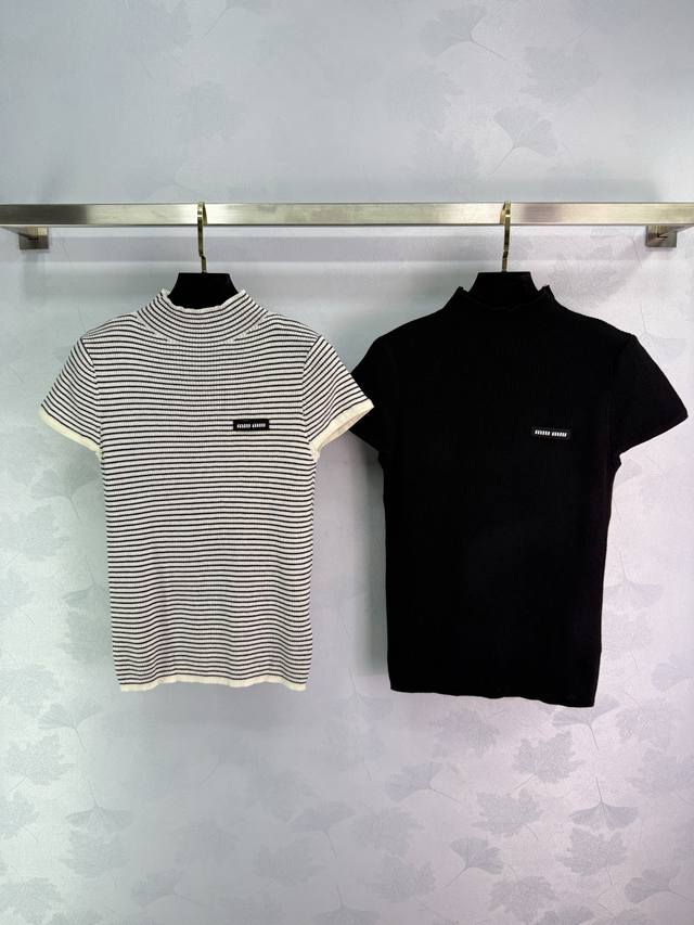Miumi* 2025 Early Fall new model, a small turtleneck knitted short-sleeved top!