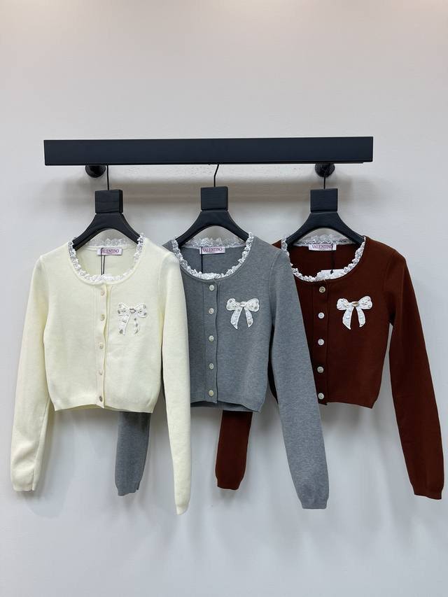 Valentin*25's new early fall lace-neckline bow-knit long-sleeved cardigan! The c