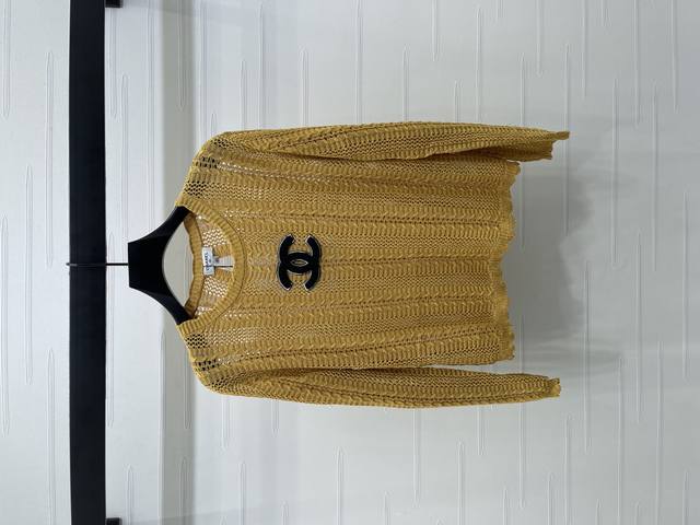 New, original, high-quality Chane* 2025 Early Fall Collection! Double C logo lo