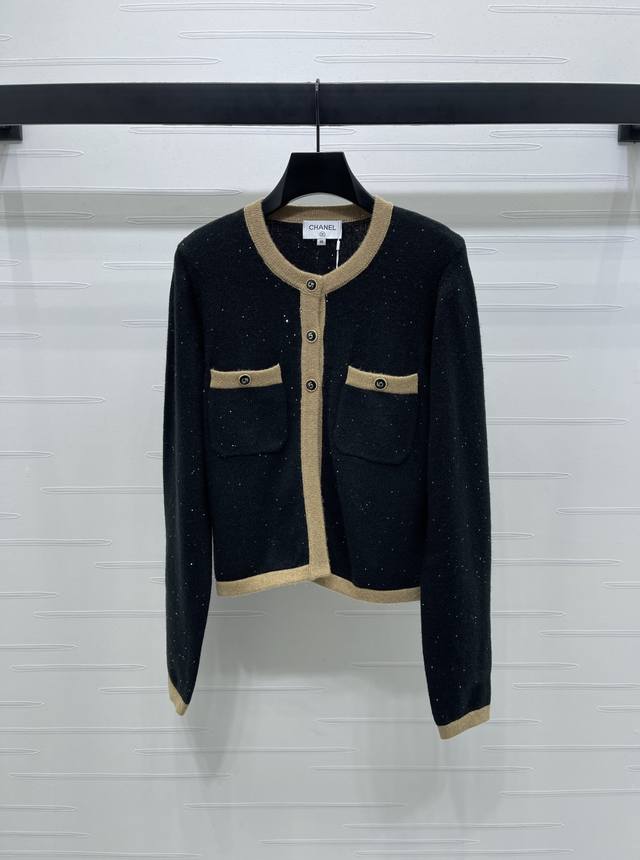 New, original, high-quality Chane* 2025 Early Fall Collection! Double-pocket ro