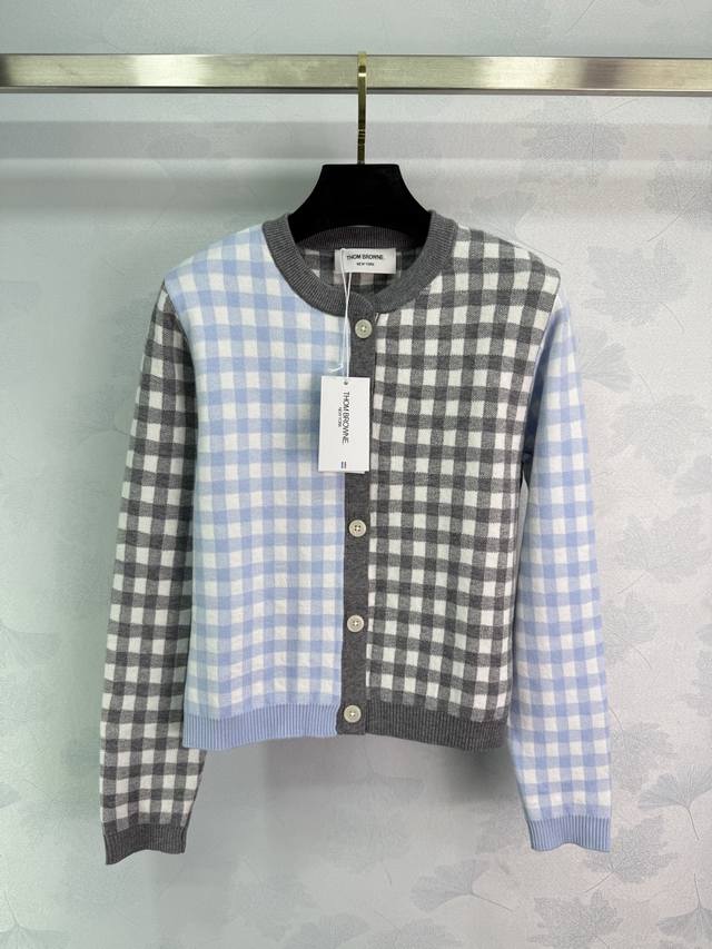 Tb*25 New early fall contrast plaid knit cardigan. This contrast plaid cardigan