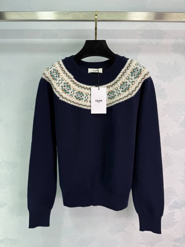 Ce* 2025 new, custom-made, heavy-crocheted round-neck pullover sweater. Made of