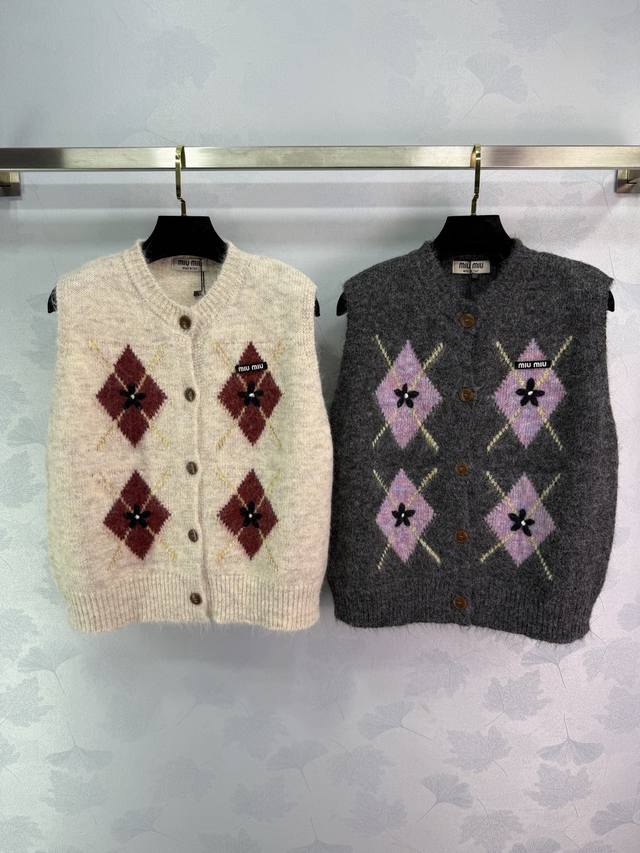 Miumi* New 2025 Early Fall Diamond-Quarter Round Neck Knitted Vest! Custom-made
