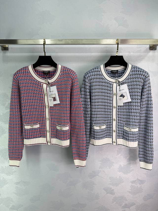 Ch* 2025 Early Fall new round-neck knitted long-sleeved cardigan! Crafted from c