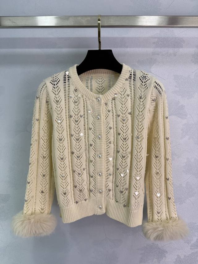 Va*25 New early fall hollow round neck knitted cardigan with a sequined heart pa