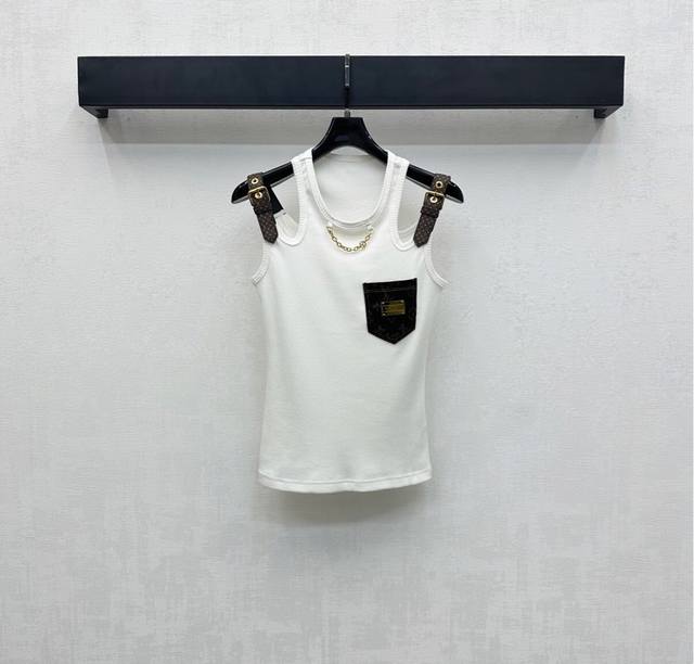 Louis Vuitto*2025 new arrivals. Custom leather shoulder strap and chain vest. Im