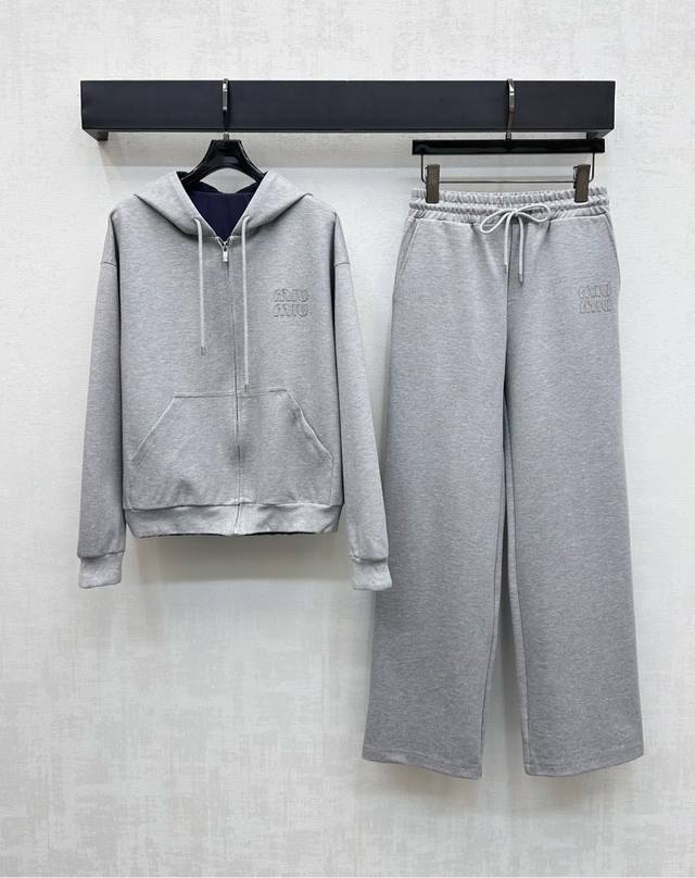 Miumi*2025 New Arrival: Double-sided hooded jacket and trousers set. Custom-made