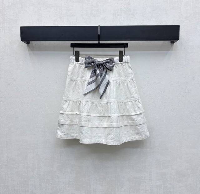 Louis Vuitto*2025 New Arrivals: Embossed Silk Scarf Denim Skirt, Custom Made, YB