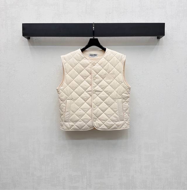 Miumi*2025 new arrivals. Custom-made quilted vest made of imported YB nylon for