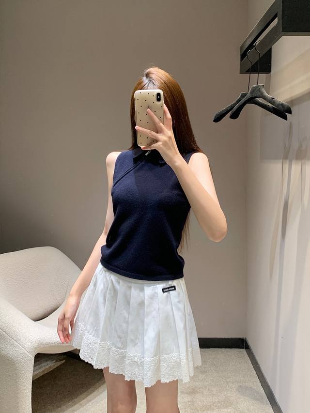 Miumi* 25Fw Early Fall's new, stylish, top-notch, age-reducing knitted polo vest