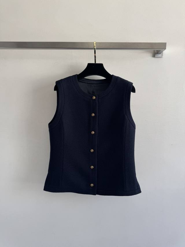 Lor Pian* 25Fw's new round-neck vest is made of soft, skin-friendly cashmere ble