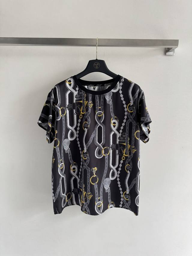 Herme* 25 new chain print short-sleeved T-shirt is made of 100% silk fabric, whi