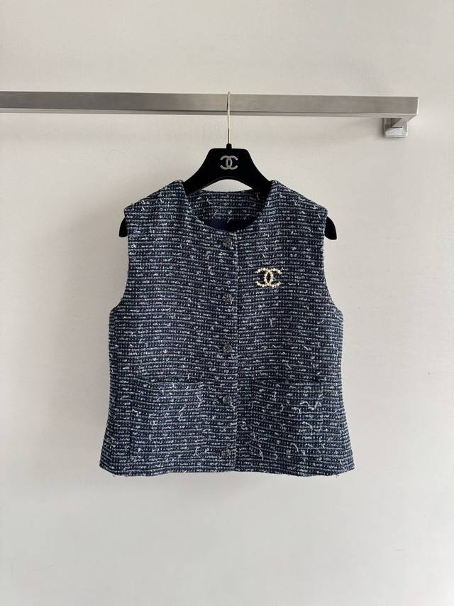 Chane* 25Fw's new exquisite Chanel-style vest, with a round neck, single-breaste