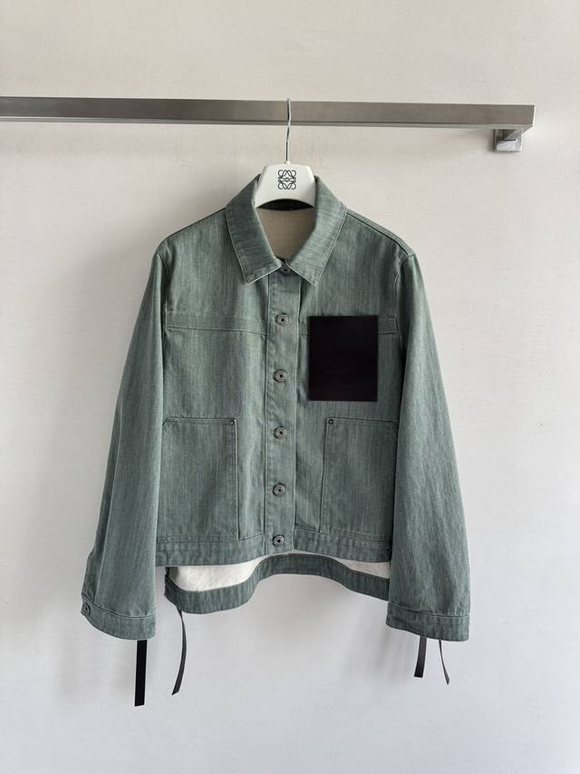 Loew*'s new fall/winter 25 lapel work jacket! A relaxed, refreshing look. Import