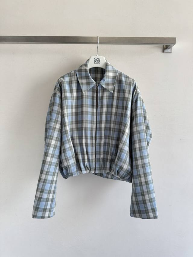 Loew* 25Fw's new short plaid jacket is a refreshing blue-green plaid shirt jacke
