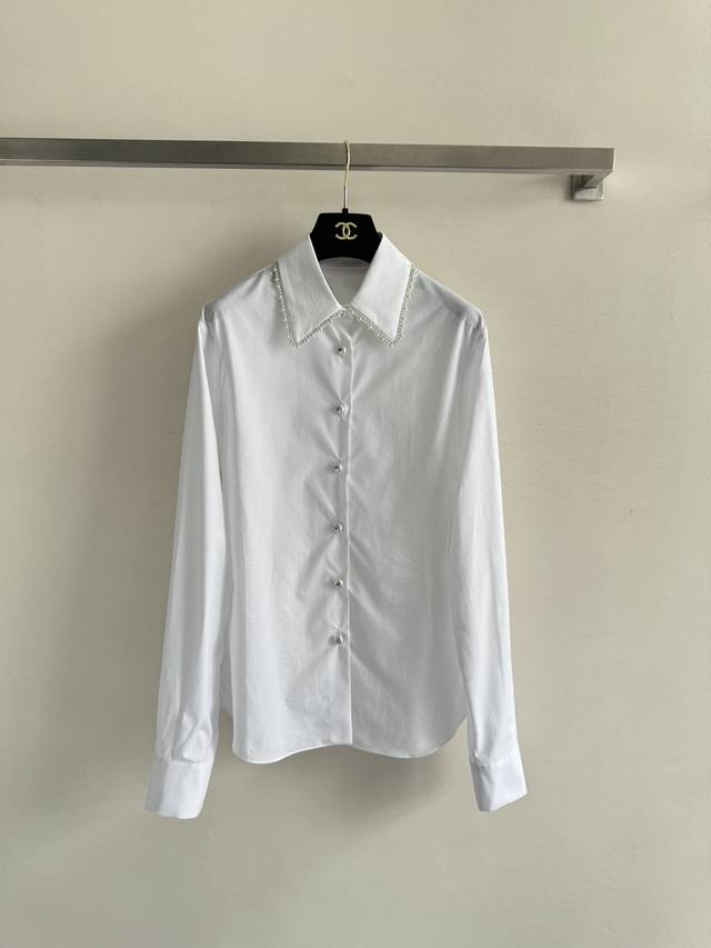 Chane*25P New style pearl white shirt with dark pattern. Imported cotton poplin,