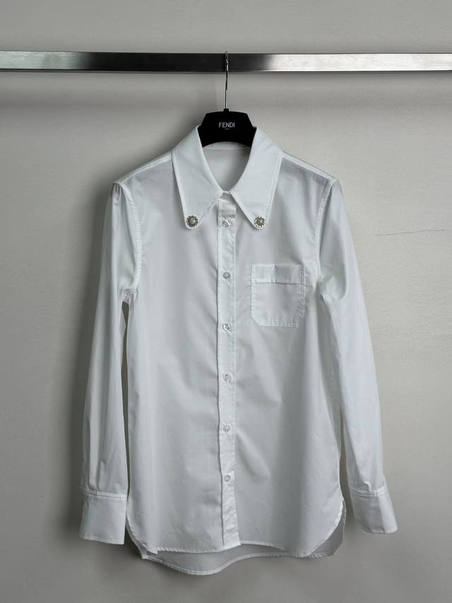 Valentin*25Fw's new long-sleeved shirt features a new lapel embellished with exq