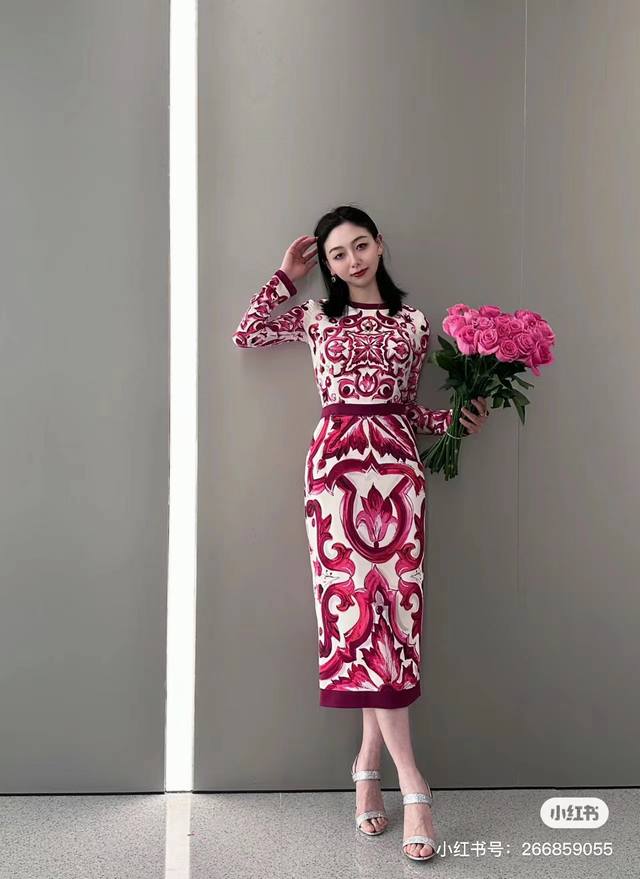 Dolce & Gabbana Red Flower Porcelain Series 16 Momme Stretch Satin Silk Waist Dr