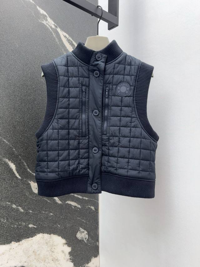 Her 25Ss Early Fall new arrival. Stand-up collar plaid padded vest with classic