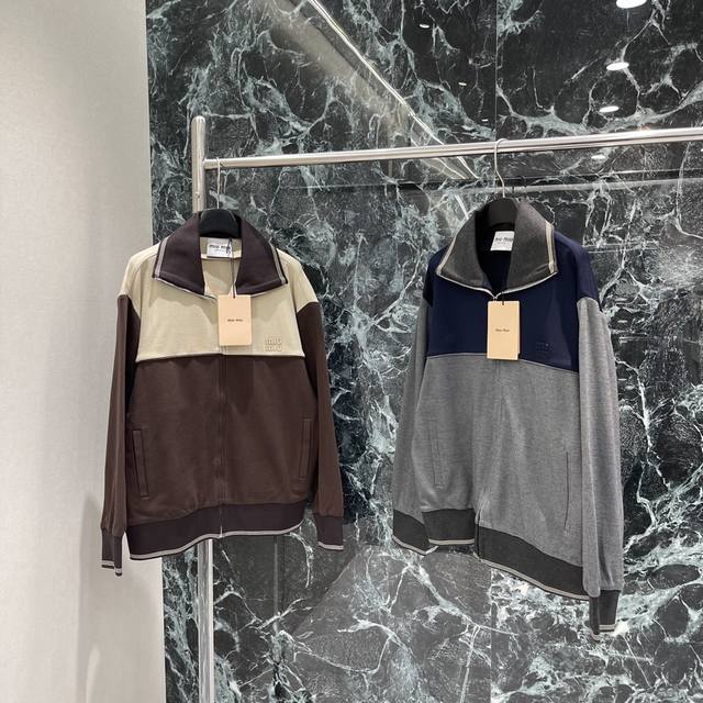 Miu 25 Early Fall new Maillard colorway zippered jacket. Custom fabric feels sub