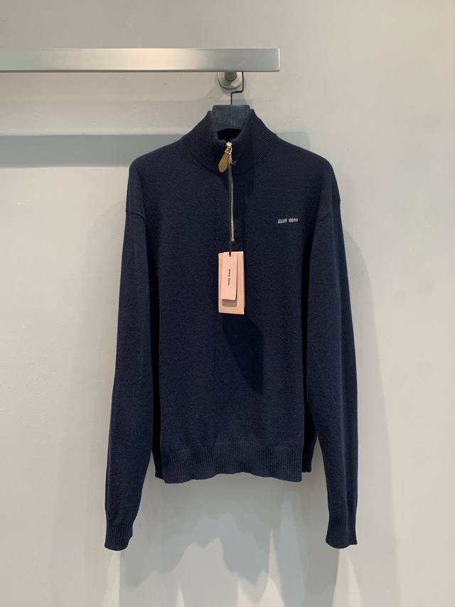 Originally developed by Miumi* for the 2025 Fall/Winter collection, this half-z