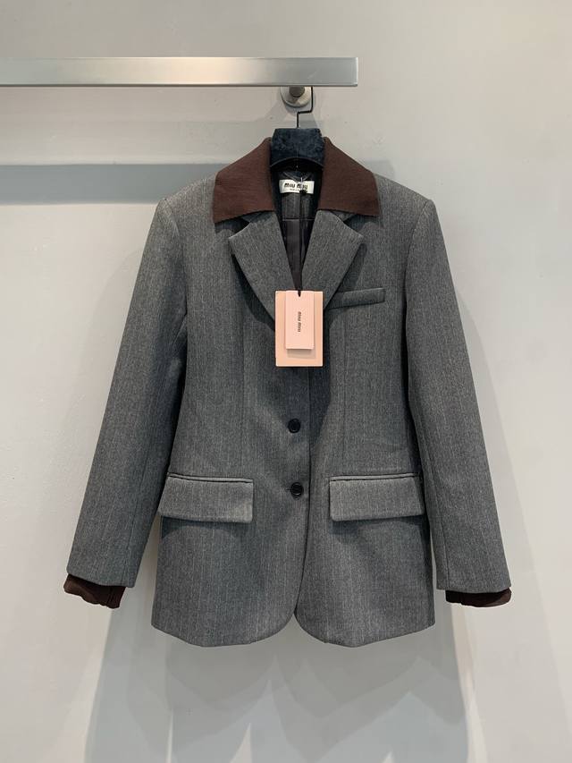 Originally developed by Miumi*, this 2025 early fall new model features a doubl