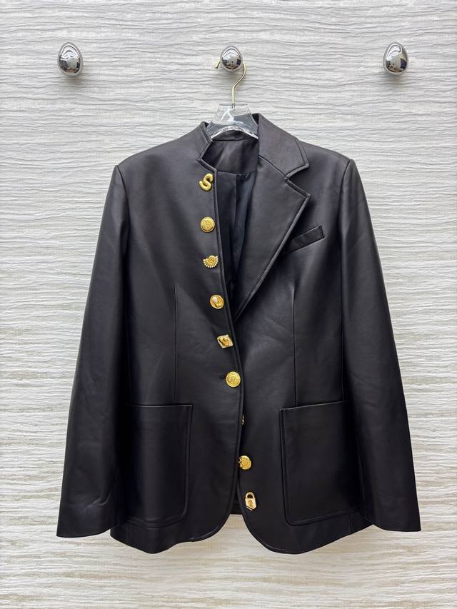 Sch 25 Autumn/Winter custom-made lambskin suit with a stand-up collar and shaped