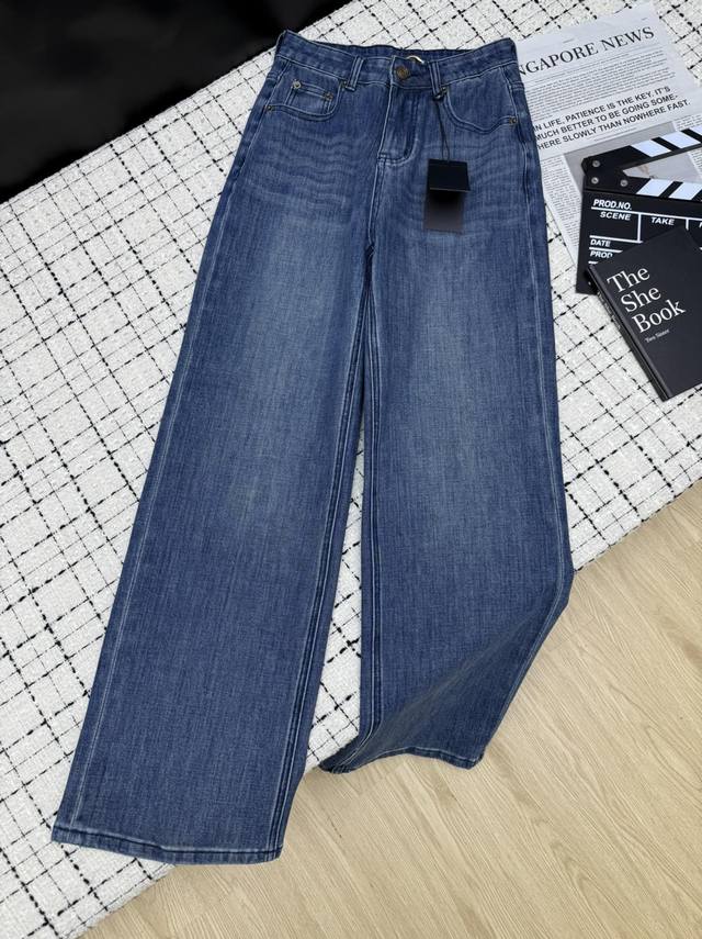 Saint Lauren*25 new fall/winter classic logo-embroidered straight-leg jeans are