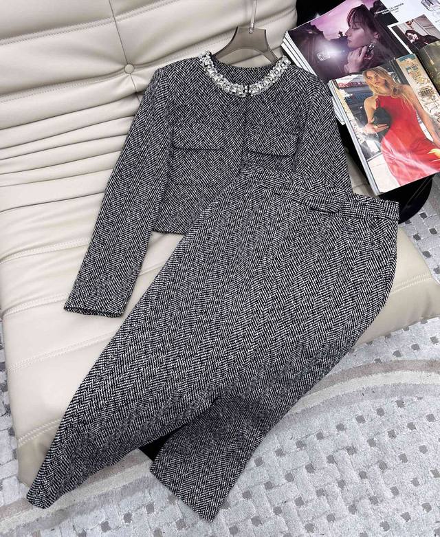 Real shot details series! Heavy beaded collar plaid small jacket high waist skir