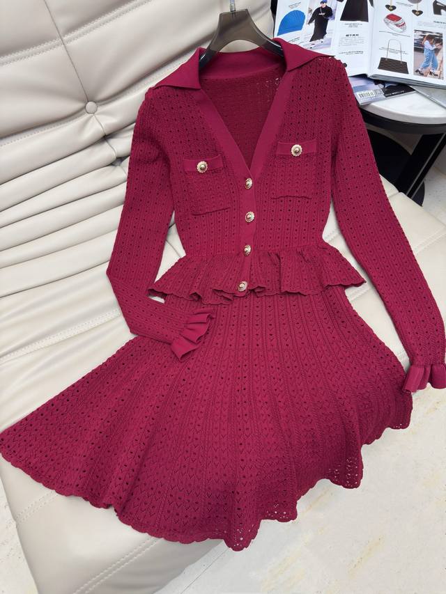 2025 autumn new wine red V-neck one-row button ruffle stitching slim long-sleeve