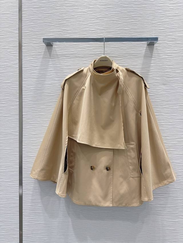 Burberr* Lock in the latest 2025Fw products. This versatile and fashionable cape
