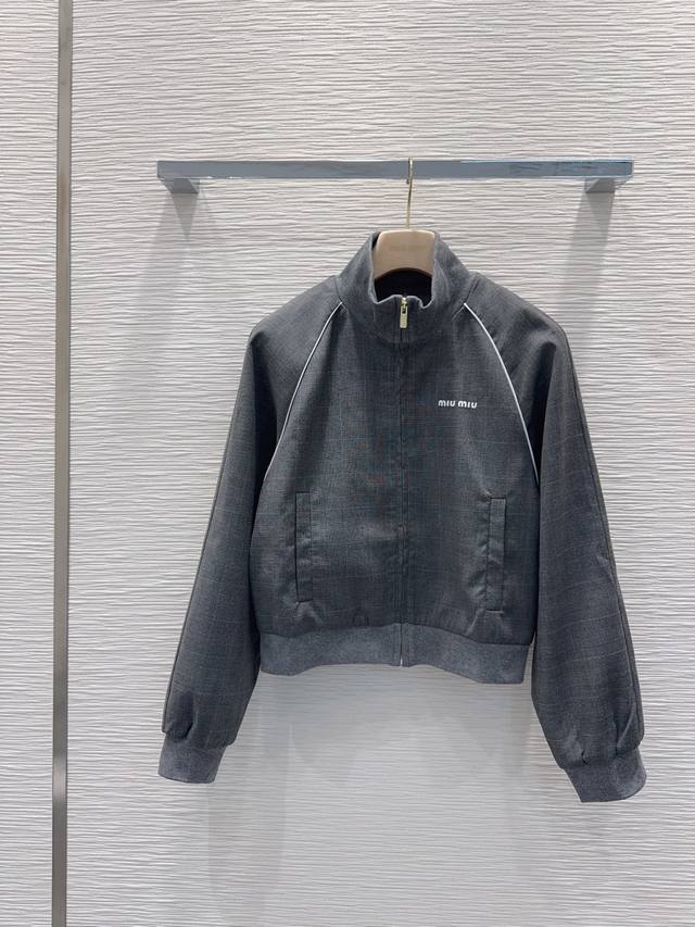 Miu Mi*'s new 2025Fw suits are stylish, understated, and luxurious! The versatil