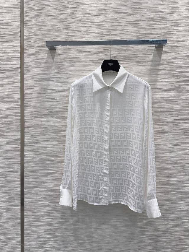 Fend* 2025Fw new fabric is silky smooth! Classic and stylish, perfect for any st