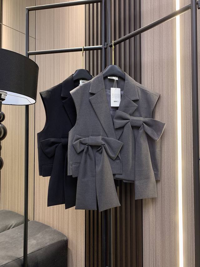 Mm6 2025 Autumn and Winter new style suit vest jacket with super temperament. Th
