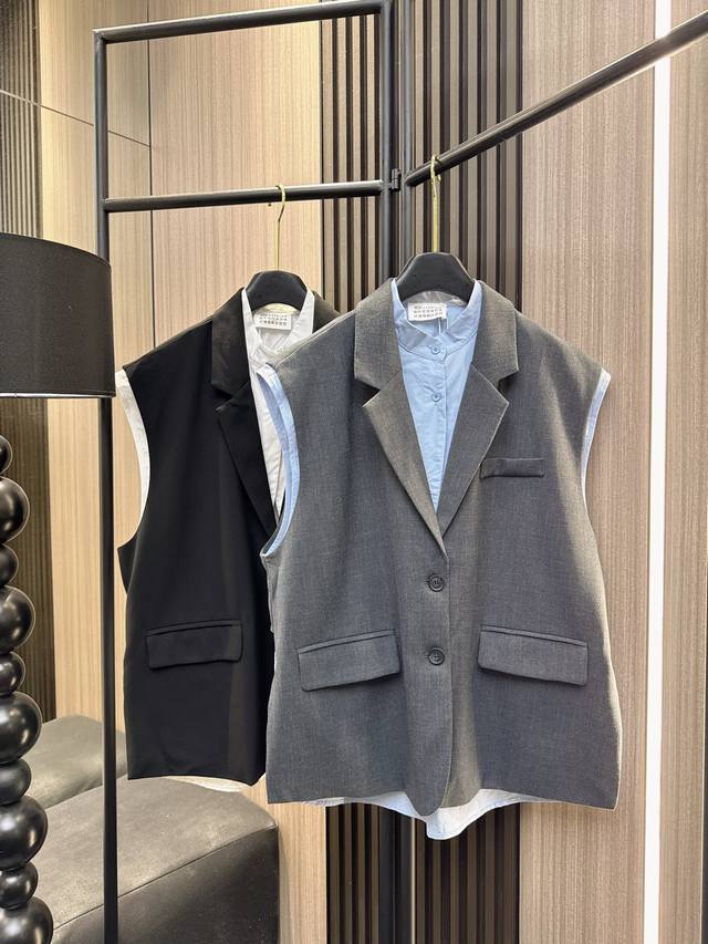 Margiela's new autumn/winter 2025 niche design layering piece creates a three-pi