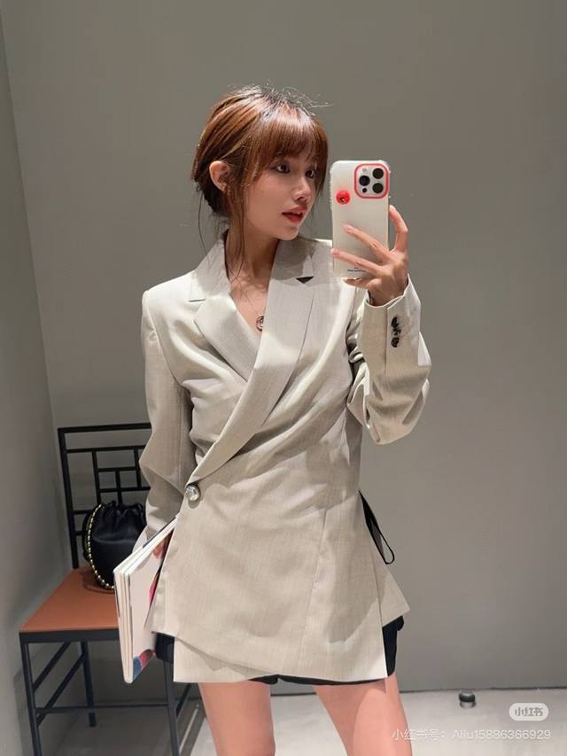 Loew's newest, stylish, two-way design with a single button, a loose-fitting, s