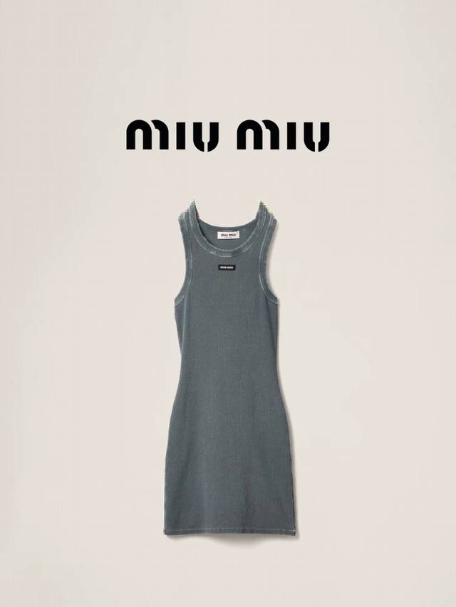 Miumi*Miumi's new style sleeveless vest dress with a small logo on the chest and