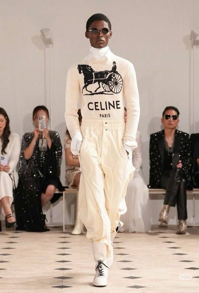 Celin*'s new high-end custom chest logo and character car pattern print, fashion