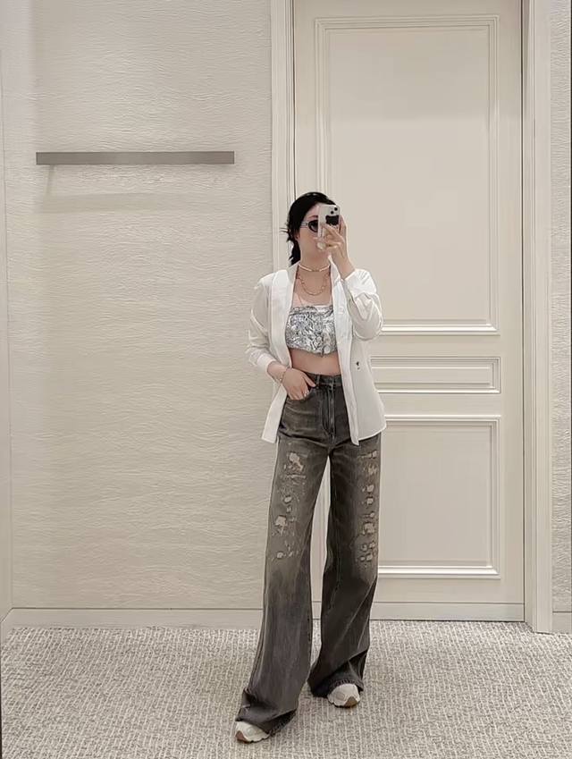 Dio's new high-end custom washed denim fabric, hand-ripped holes, stylish graffi