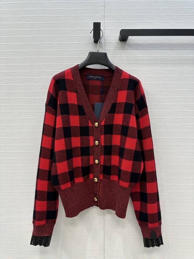 Highly recommend Louis*25's new autumn/winter vintage red and black plaid knit