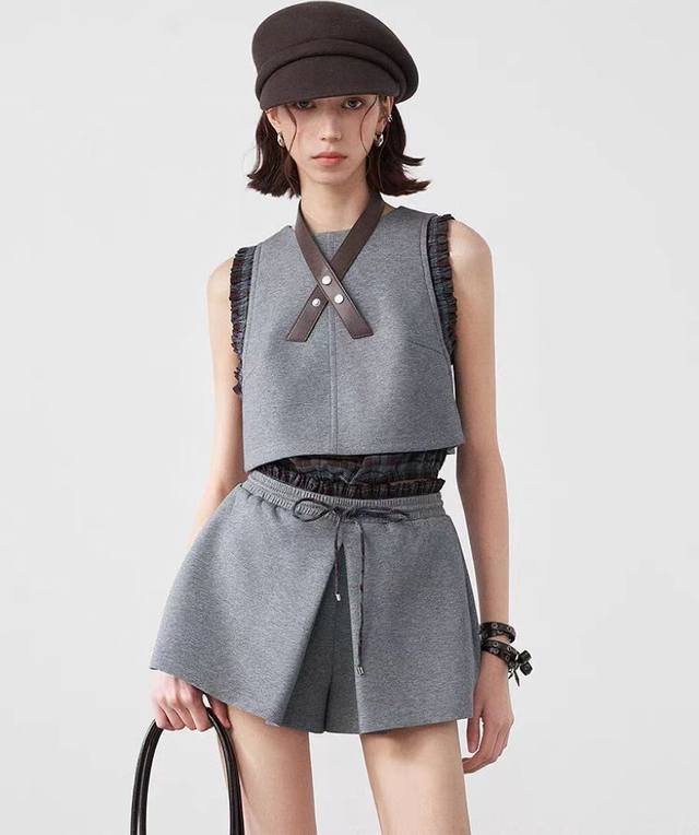 New arrivals 2025 Spring/Summer new styles! Stylish and stylish tops with two-p