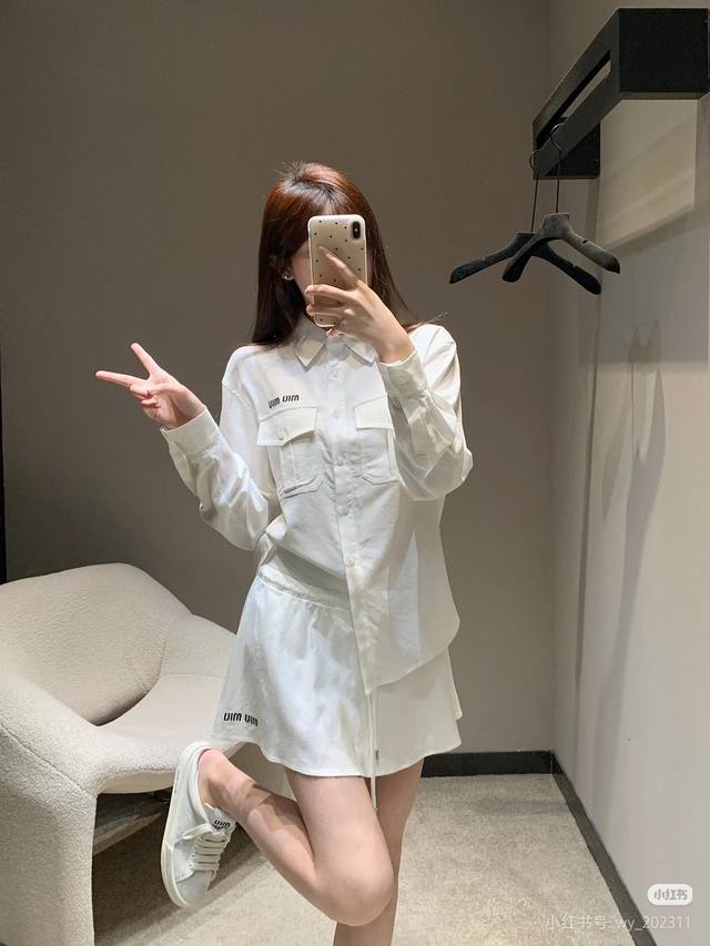 Miu high quality new fashion double pocket lapel shirt one color three sizes Sml