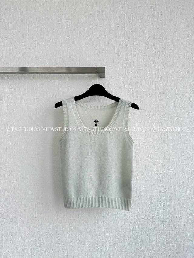 Hot item pre-order Sea green wool knitted vest Made of 100% wool, naturally soft