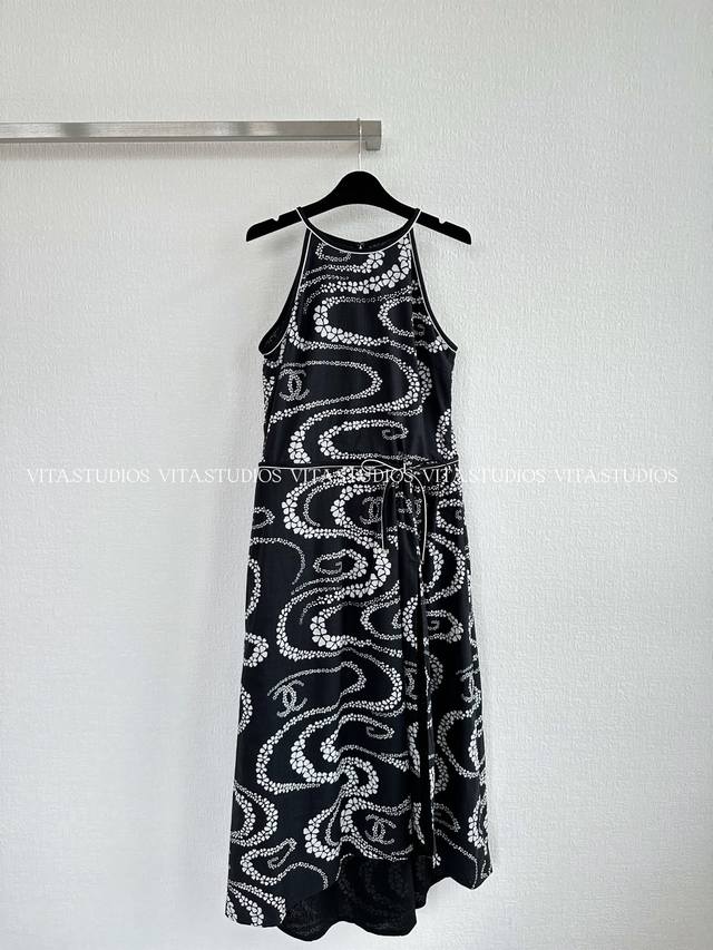 Hot-selling item in stock! printed halter dress. Made from 100% cotton, the prin
