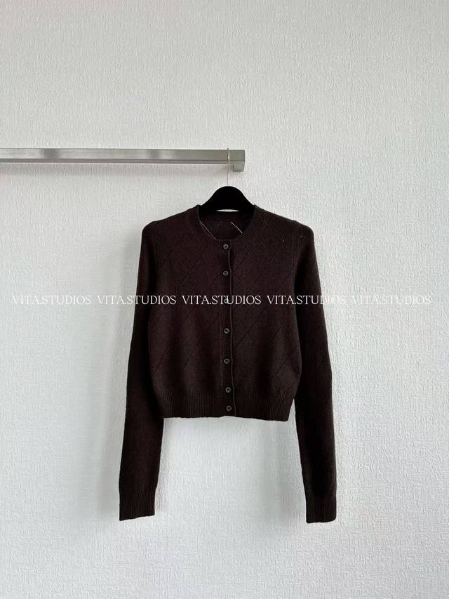New product pre-sale Striped hollow cardigan Made of a golden ratio of 10% cash