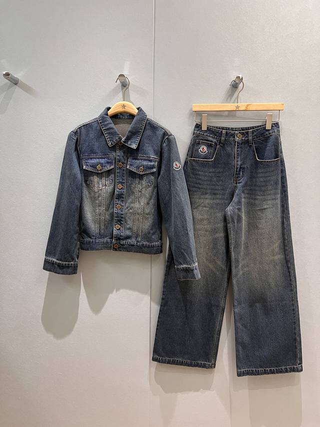 New styles of jackets and trousers are coming. Moncler denim jacket, straight-l